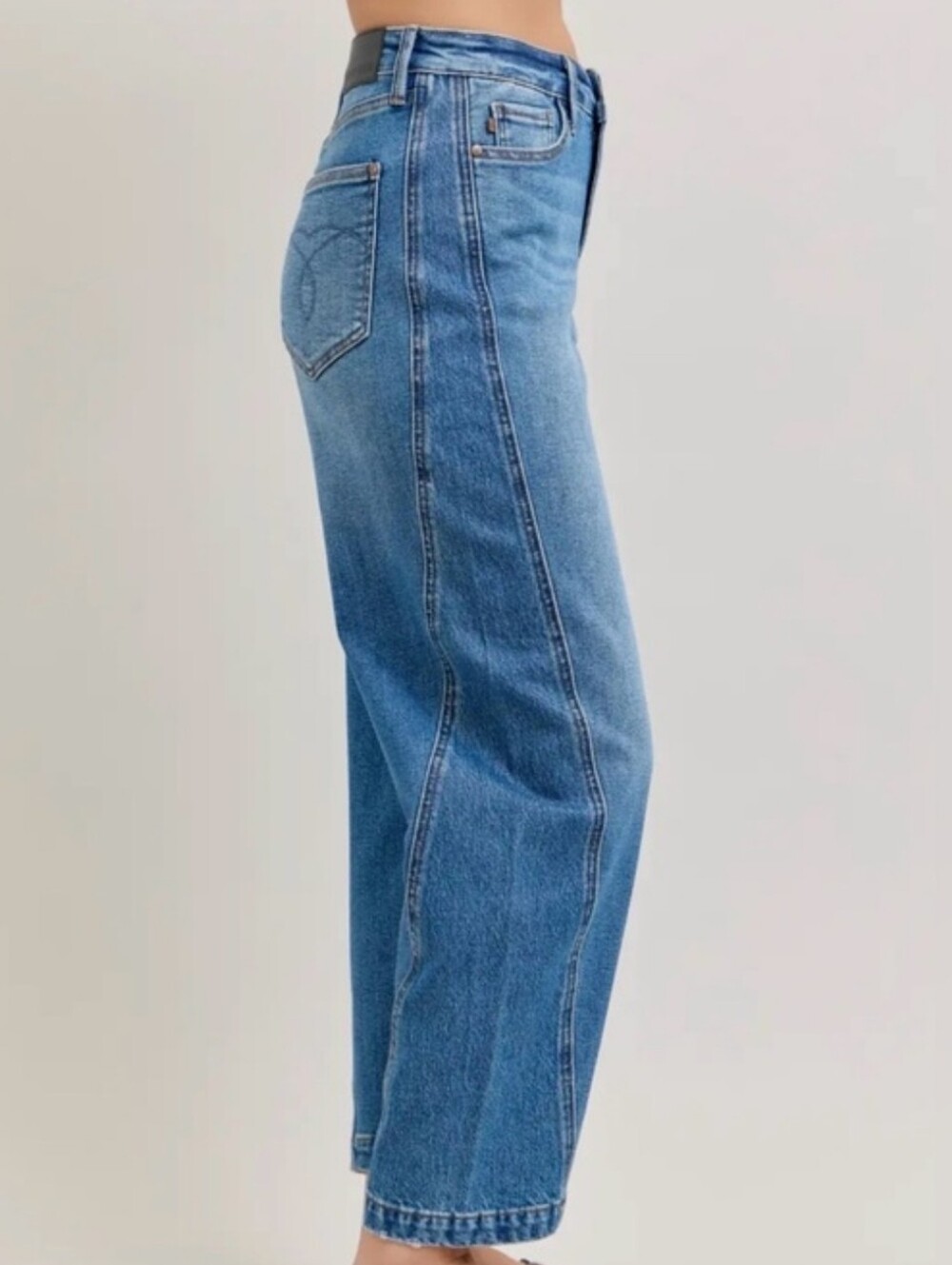 Judy Blue High Rise Barrell Jeans - Picture 2 of 7